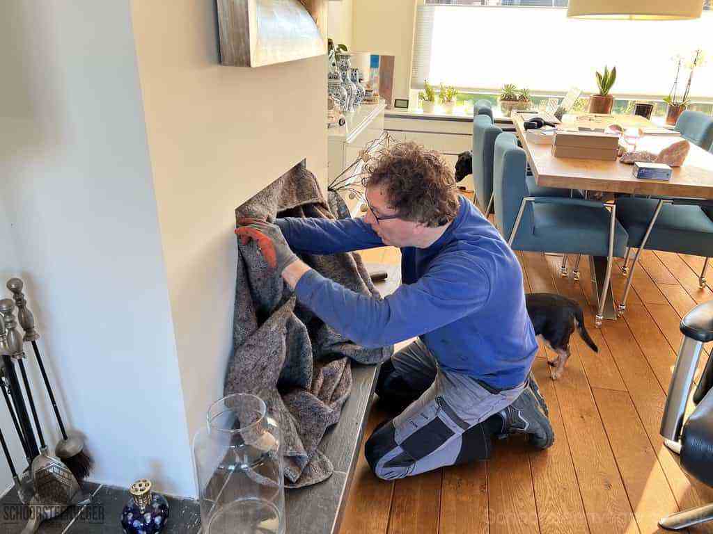 Schouwveger Sneek kleed schoorsteenreiniger Schouwveger Sneek kleed schoorsteenreiniger